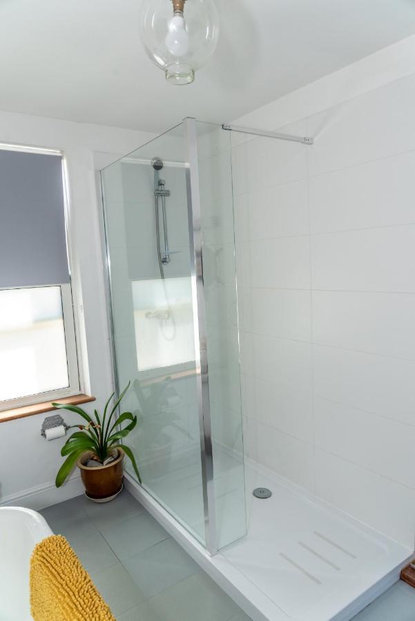 Finest Retreats - Western Watch - Sea Views, Pets Accepted, Sleeps 6 Lower Boscaswell Exterior photo